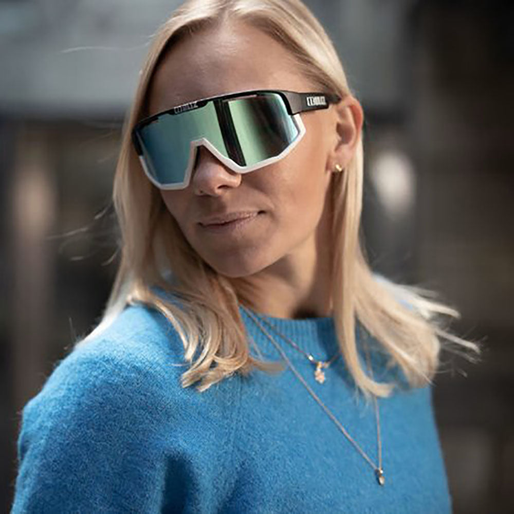 BLIZ Vision Optik Adaptör Uyumlu Güneş Gözlüğü Matt White Frame Smoke With Blue Multi Lens ZB70010437
