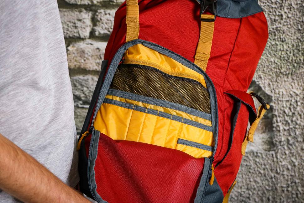 Evoc Mission 22 Backpack Red