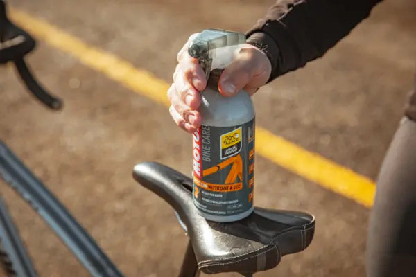 Motul Dry Clean Tour De France Onaylı Kuru Temizleme Spreyi 500ML 111406 - Görsel 3