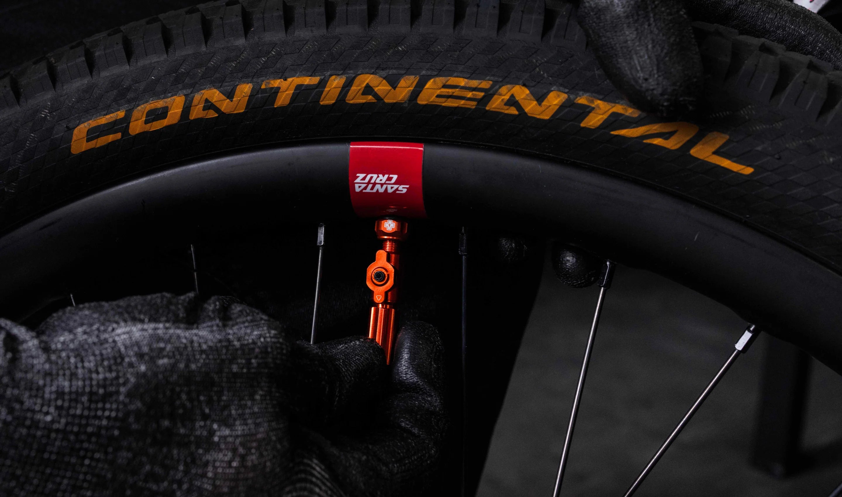 Muc-Off Big Bore Hybrid Tubeless Sibop Seti 45mm Rainbow Oilslick