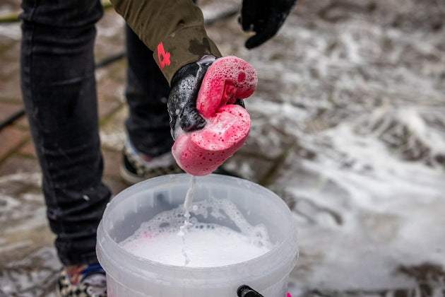 Чистящая губка Muc-Off