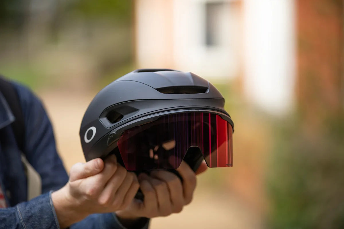 Oakley ARO7 Road Mips BOA Ionic+ Gözlüklü Yol Bisikleti Kaskı Matte Black Prizm Road FOS901512 9XI Large 58-61cm