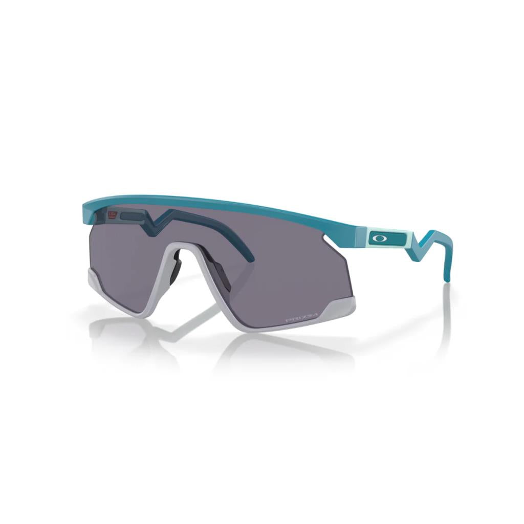 Солнцезащитные очки Oakley BXTR 928009 Матовый бальзам Призма Серые
