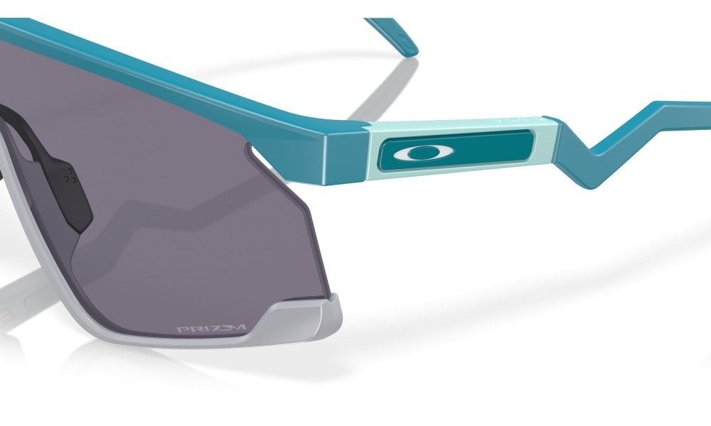 Солнцезащитные очки Oakley BXTR 928009 Матовый бальзам Призма Серые