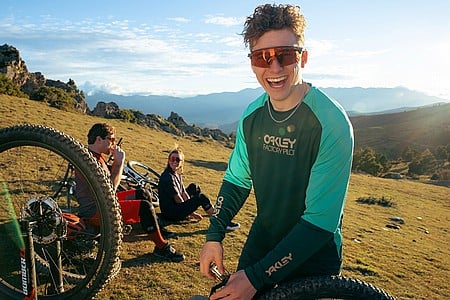Велосипедные солнцезащитные очки Oakley Encoder Strike с вентиляцией, матовые черные Prizm Road