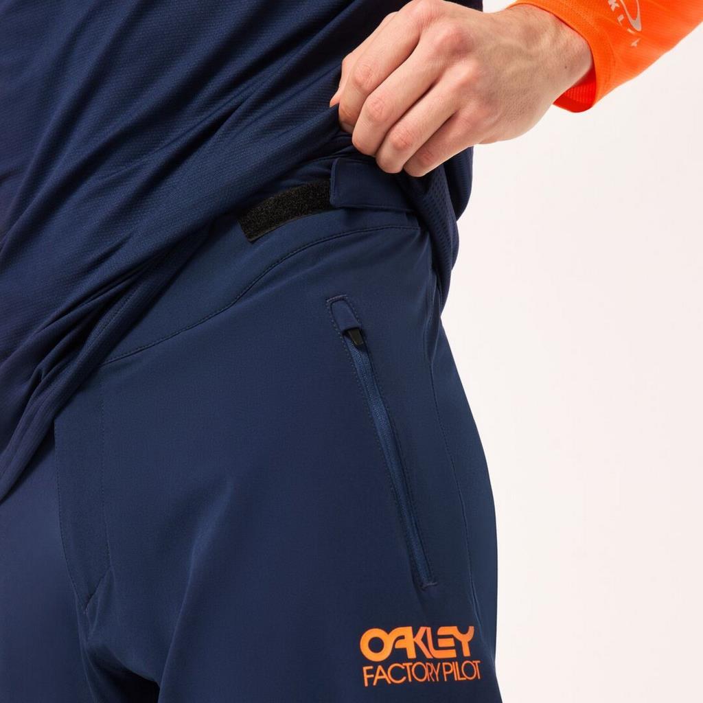 Шорты Oakley Factory Pilot Lite FOA405050 6LE Team Navy