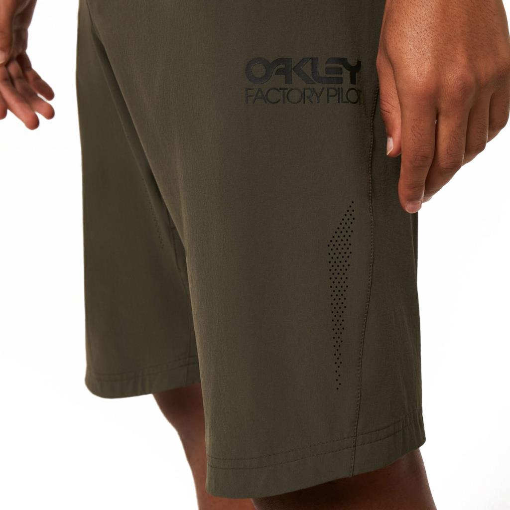 Велосипедные шорты Oakley Factory Pilot FOA404420 86L New Dark Brush