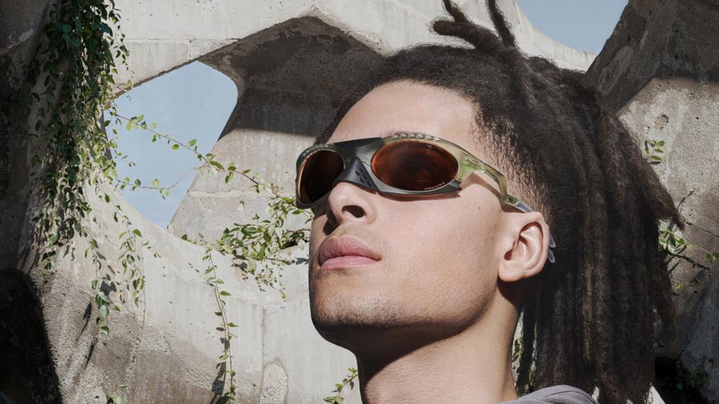 Солнцезащитные очки Oakley Plantaris 943702 матовые песочно-призовые коричневые градиентные