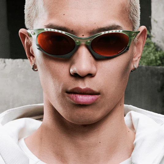 Солнцезащитные очки Oakley Plantaris 943702 матовые песочно-призовые коричневые градиентные