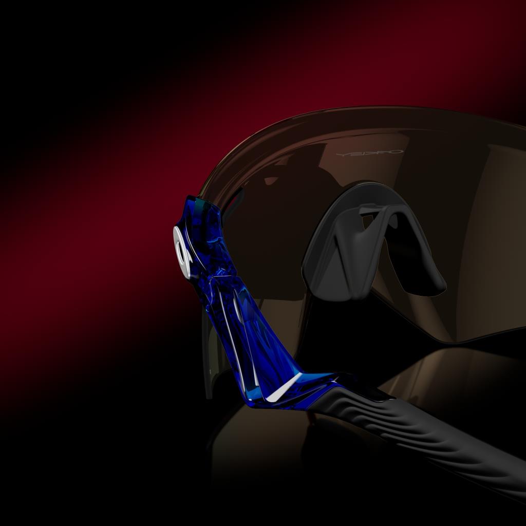 Солнцезащитные очки Oakley QNTM Kato 9481D Crystal Blue Prizm Ruby 948105