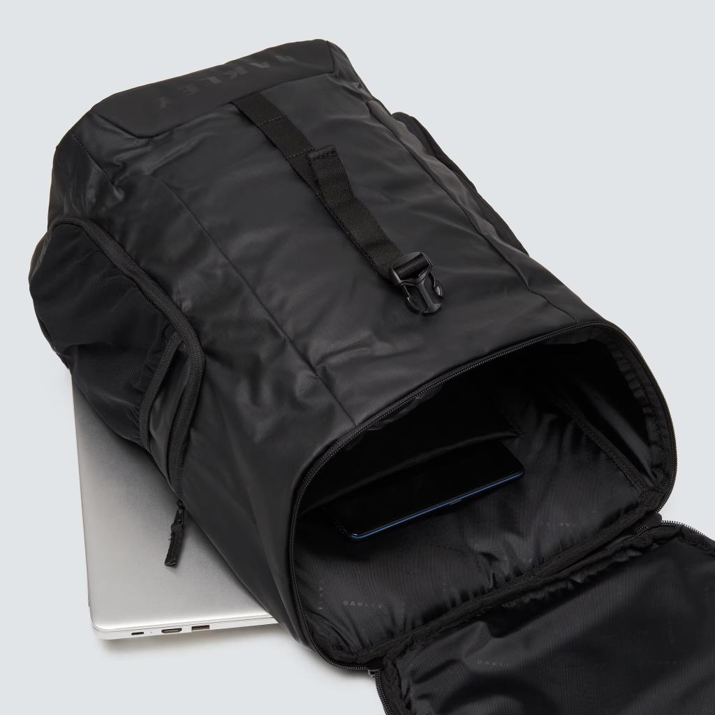 Oakley Road Trip RC Backpack FOS901038 02E Blackout