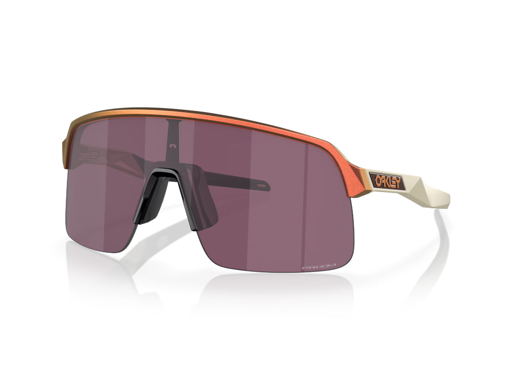 Солнцезащитные очки Oakley Sutro Lite 946358 Матовое красное золото ColorShift Prizm Road Черные