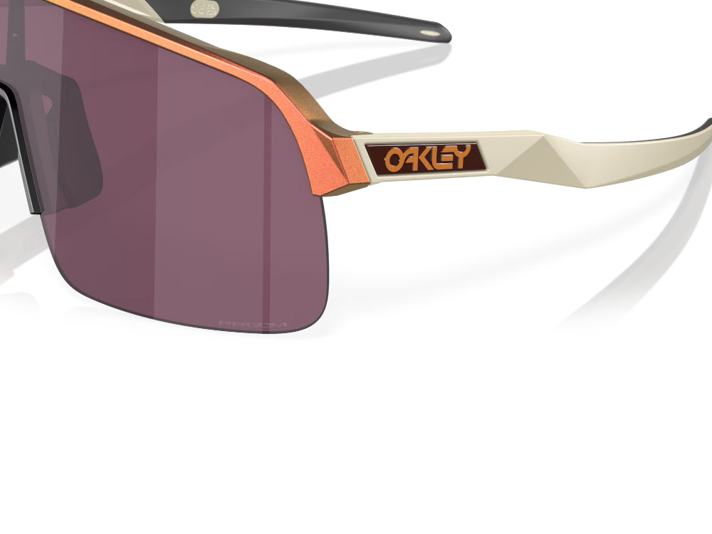 Солнцезащитные очки Oakley Sutro Lite 946358 Матовое красное золото ColorShift Prizm Road Черные