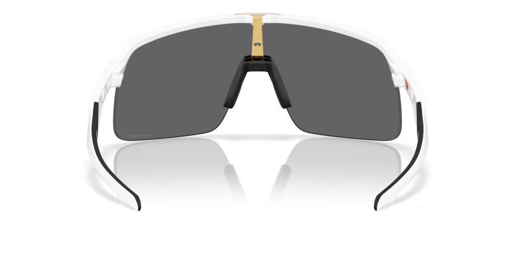 Солнцезащитные очки Oakley Sutro Lite Special Edition 946375, матово-белая призматическая черная оправа