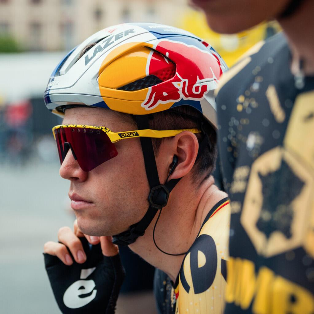Солнцезащитные очки Oakley Sutro Lite Sweep Matte Carbon Prizm 24K