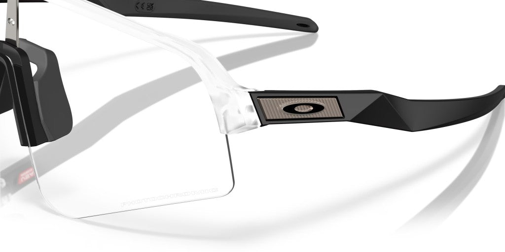 Oakley Sutro Lite Sweep Photochromic Güneş Gözlüğü 946539 Matte Clear Photochromic