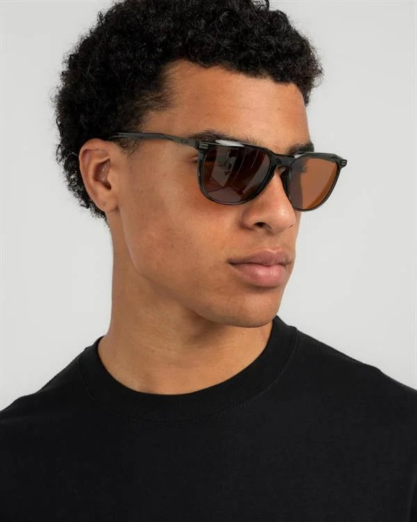 Солнцезащитные очки Oakley Thurso 928607, синяя стальная призма, сапфир