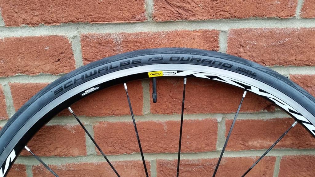 Защищенная шина Schwalbe Durano DD RaceGuard 700X25 404601