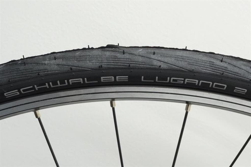 Покрышка для шоссейного велосипеда Schwalbe Lugano II 700x25 складная