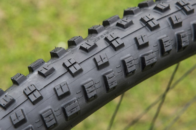 Бескамерная покрышка Schwalbe Nobby Nic Snake Skin 29X2,25