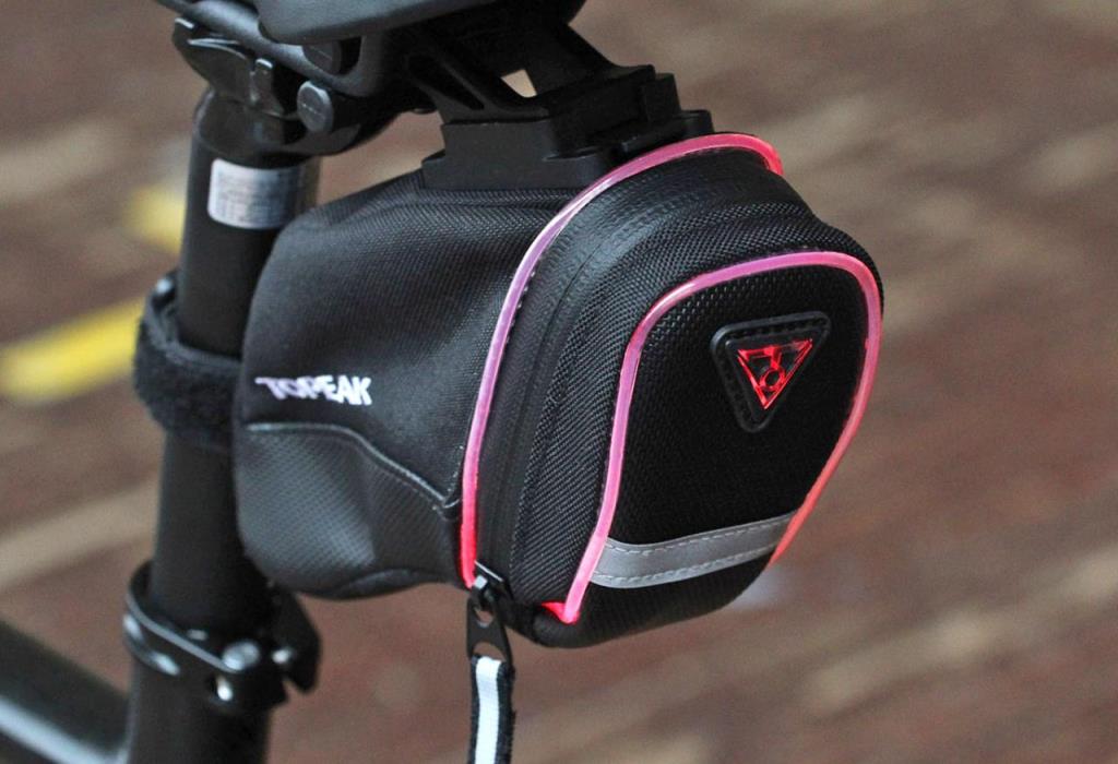 Topeak Aero Wedge IGlow Led Işıklı Sele Altı Çanta Medium TIG-AW05