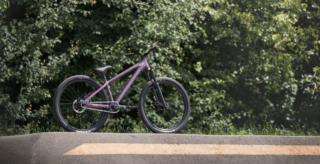 YT Dirtlove CORE 1 AL DirtJump Bisiklet 2026