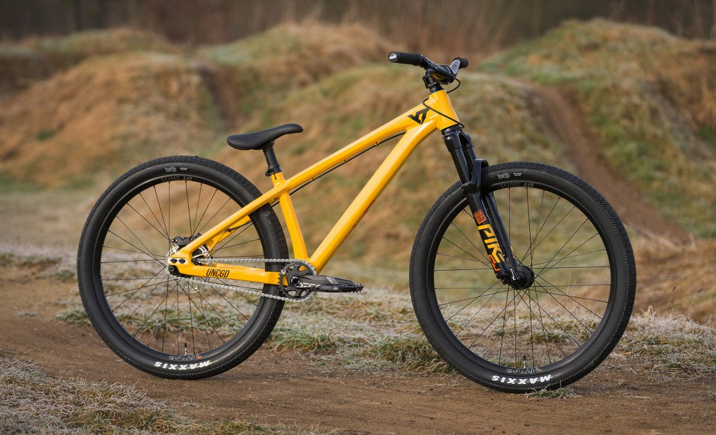 YT Dirtlove CORE 3 AL DirtJump Bike 2026