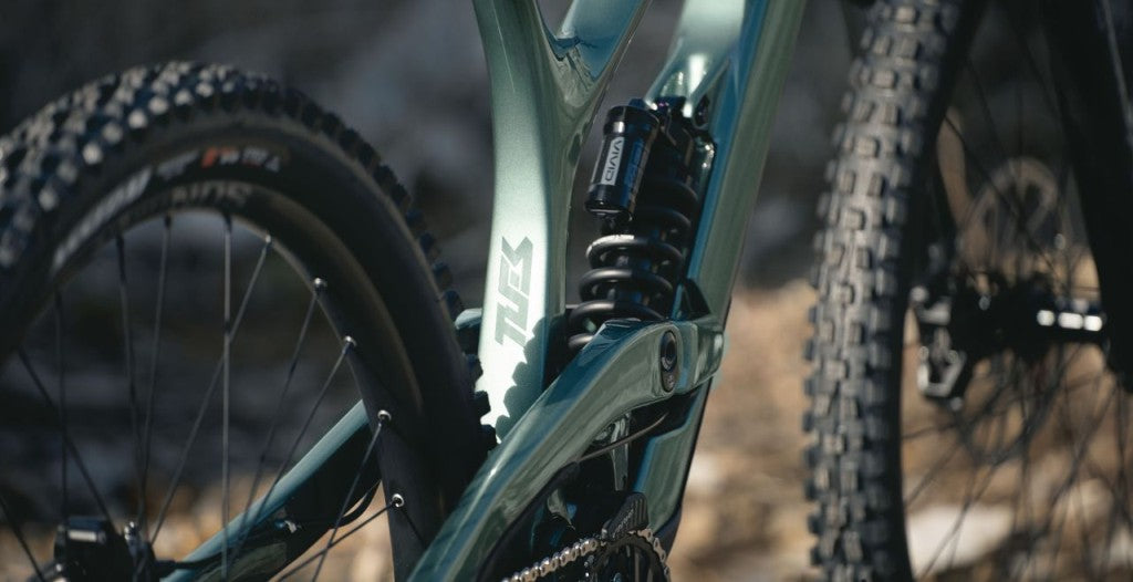 YT Tues MX CORE 2 CF Carbon Downhill Mountain Bike 2026