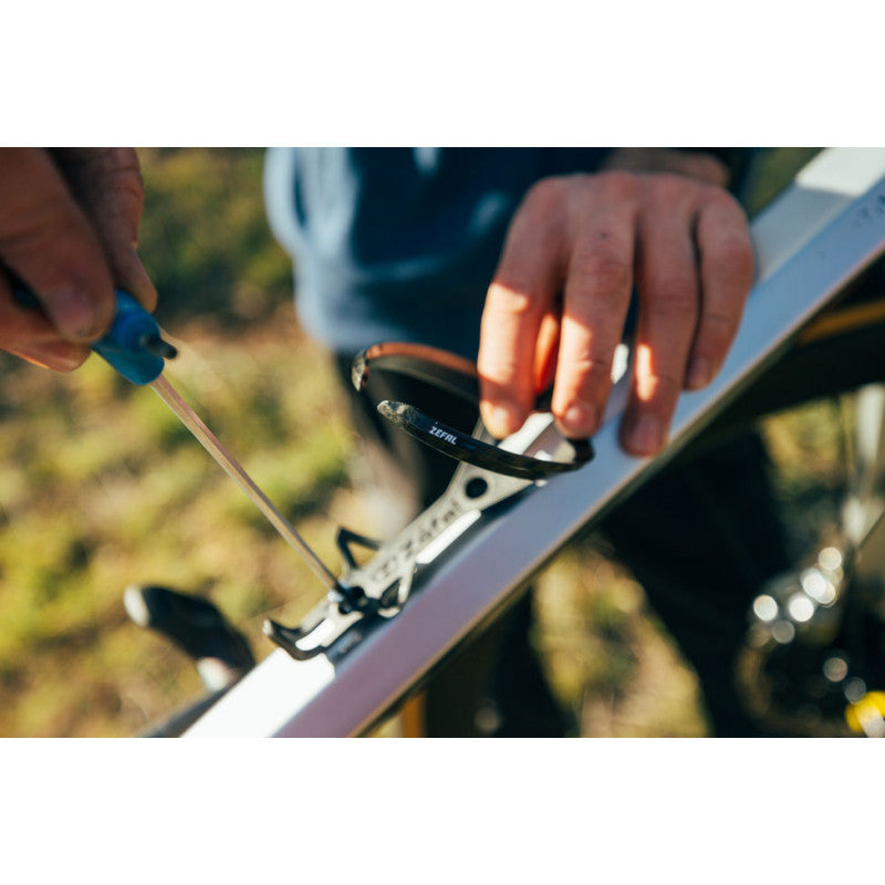 Карбоновый держатель для бутылки с водой Zefal Pulse L2