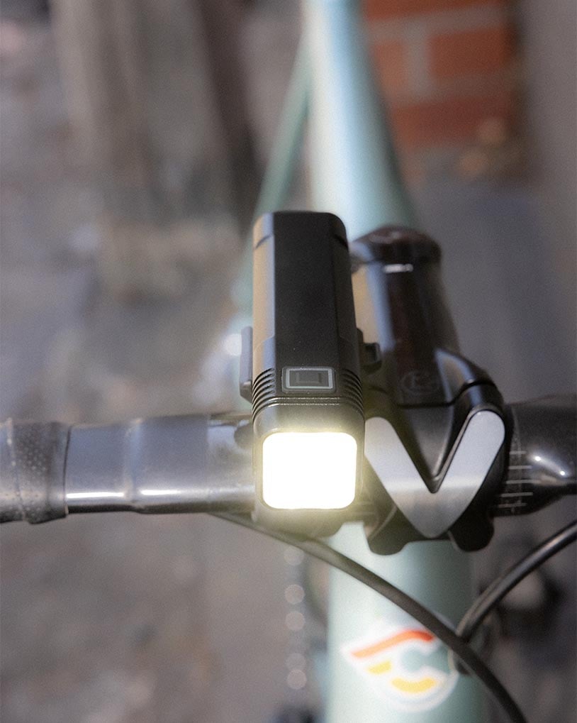 Knog Blinder 1000 Usb Şarjlı Ön Far Aydınlatma 13458 FAR-243