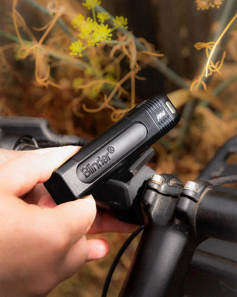 Knog Blinder 700 & Square Usb Şarjlı Ön Arka Aydınlatma Seti FST-416