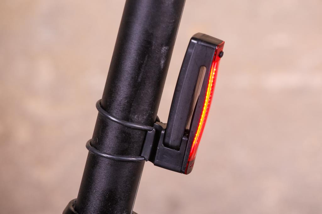 Knog Blinder Plus USB аккумуляторный задний фонарь для велосипеда STP-212 