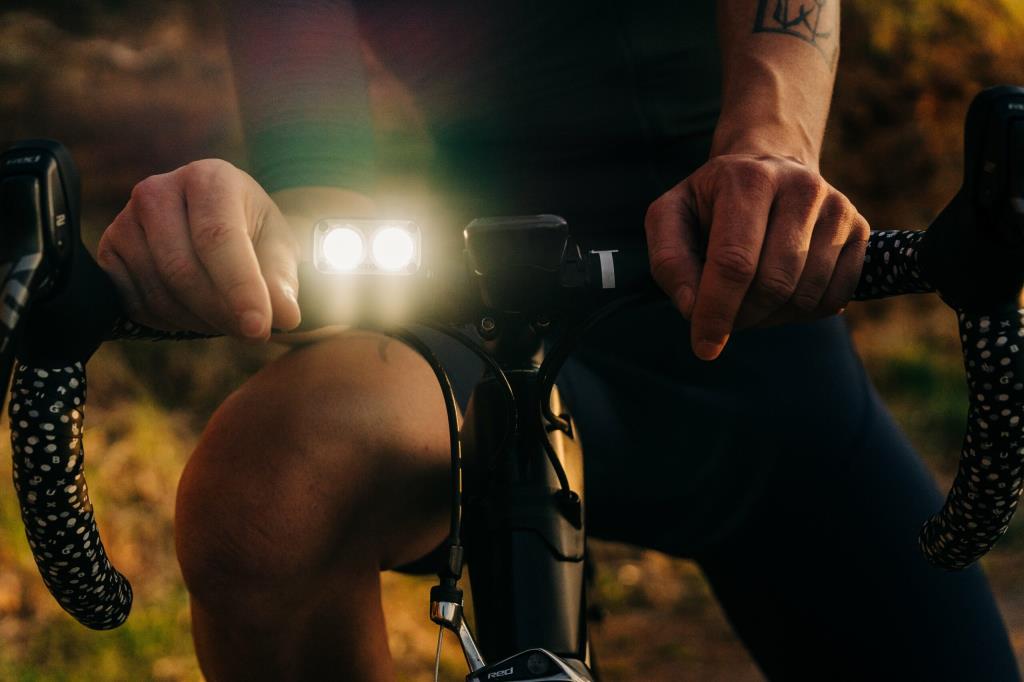 Knog Blinder Road 600 Usb Şarjlı Bisiklet Ön Aydınlatması FAR-228