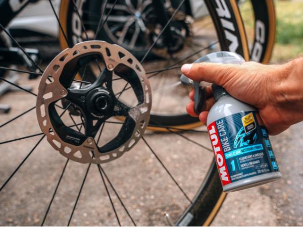 Motul Brake Clean Tour De France Onaylı Fren Aksamı Temizleme Spreyi 300ML 111408 - Görsel 3