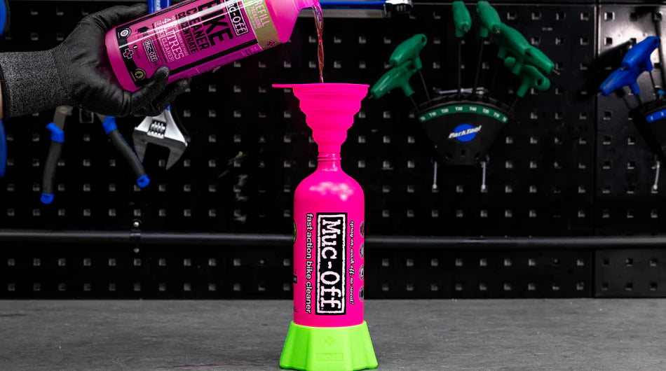 Muc-Off Collapsible Oil Funnel Katlanır Yağ Hunisi Pembe
