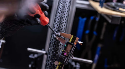 Жидкость для бескамерных дорожных и гравийных шин Muc-Off No Puncture Hassle, 5 л. 
