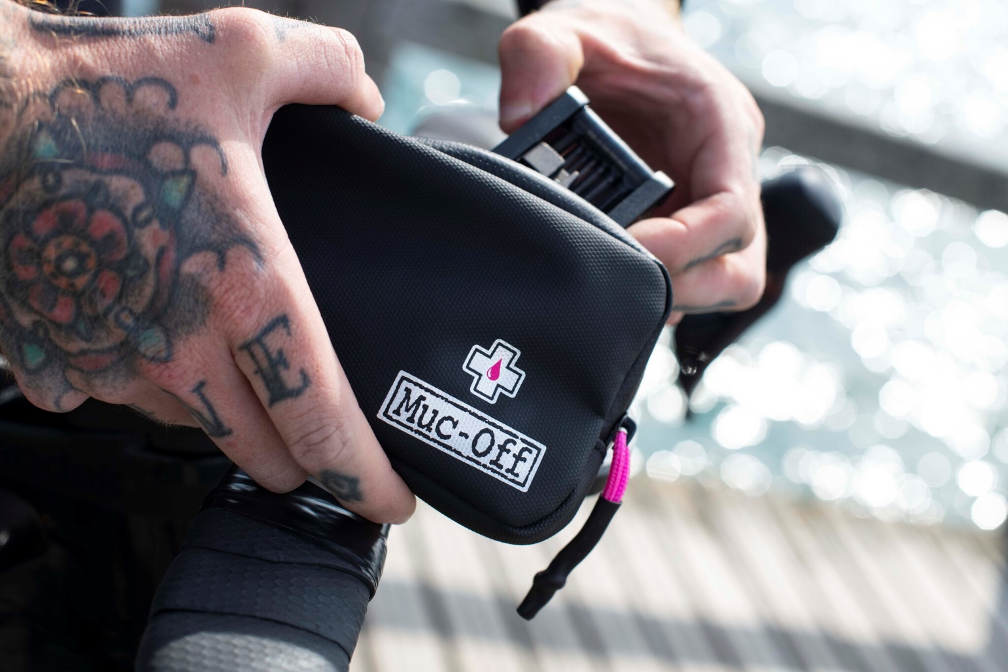 Muc-Off Rainproof Essentials Case Su Geçirmez Çanta