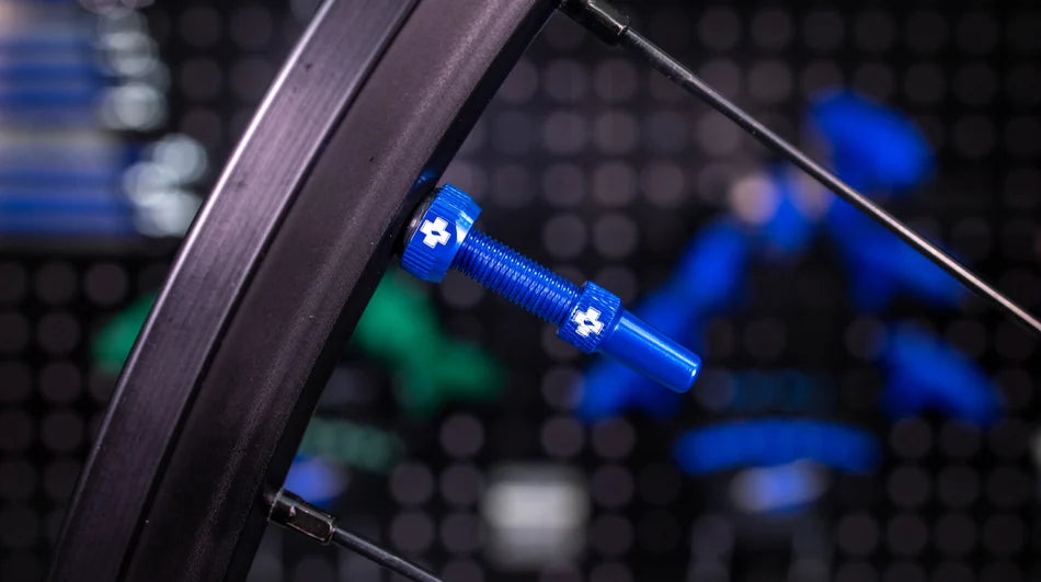 Muc-Off V2 Tubeless Sibop 44mm Gümüş