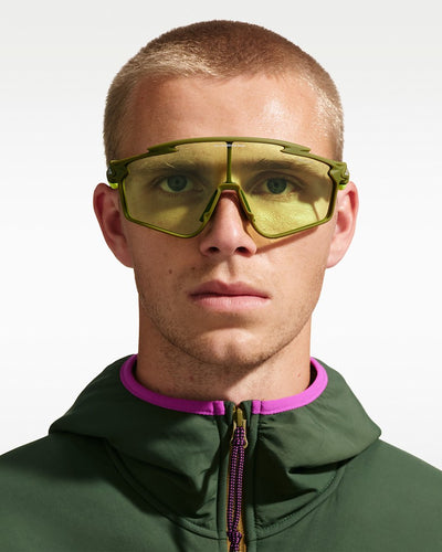 Nike ACG Vista Vert E Occhiali da Sole IQ9349X-368 Low Light Volt Matte Olive Flak Faible Tension De Lumiere