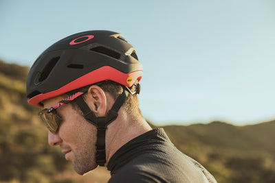 Oakley ARO5 Race Mips BOA Ionic+ Road Bike Helmet 2025 Model FOS901302 02T 24 'Giro D'italia Medium