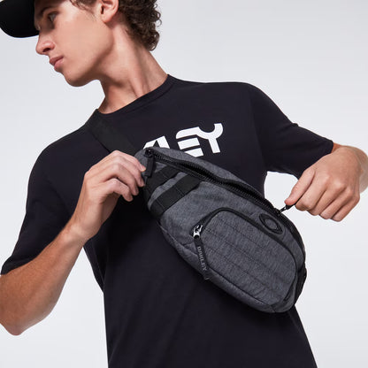 Oakley Enduro Belt Bag Waist Bag FOS900296 02E Blackout – Uğur