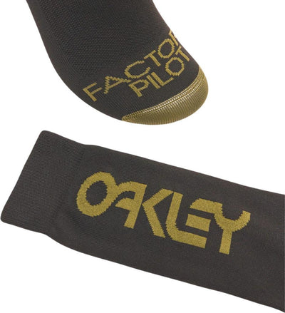 Носки для велоспорта Oakley Factory Pilot FOS900880 9BN, черные, новые, с темной кистью