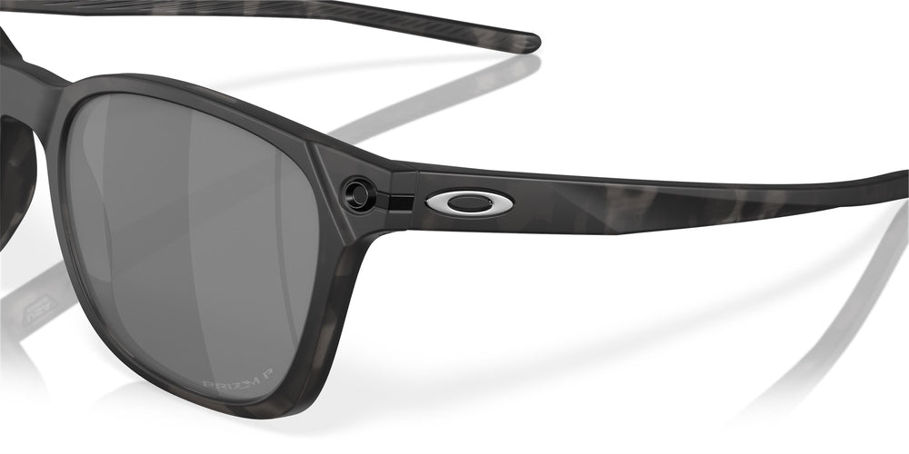 Oakley Ojector Polarize Güneş Gözlüğü 901815 Matte Black Tortoise Prizm Black Polar