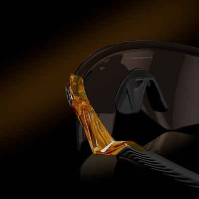 Oakley QNTM Kato Güneş Gözlüğü 9481D Trans LT Curry Prizm 24K 948104
