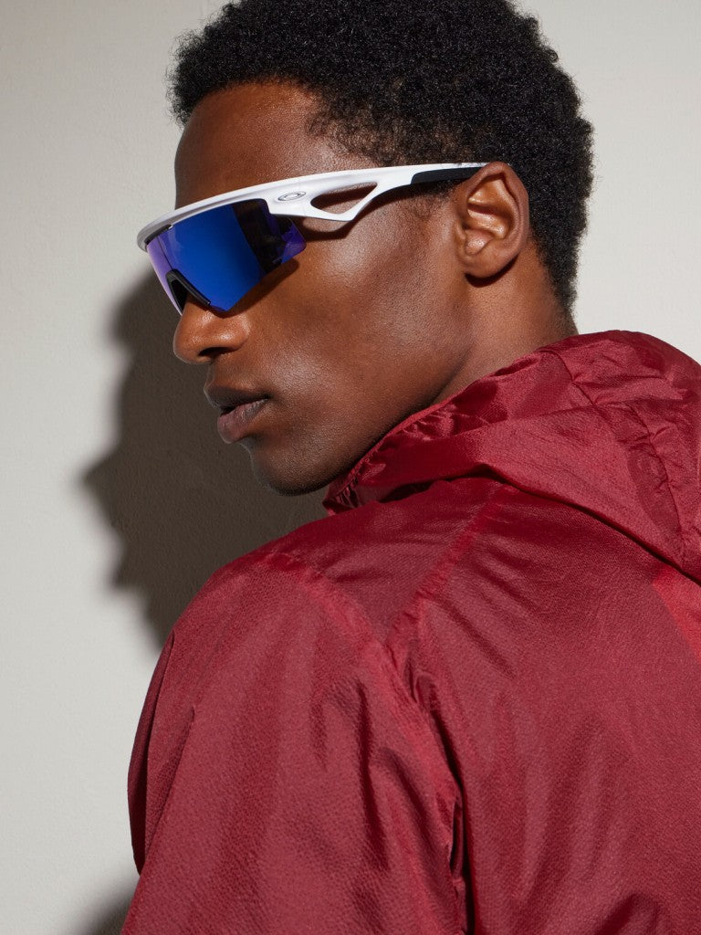 Oakley Sphaera Strike Güneş Gözlüğü 953108 Matte White Prizm Field