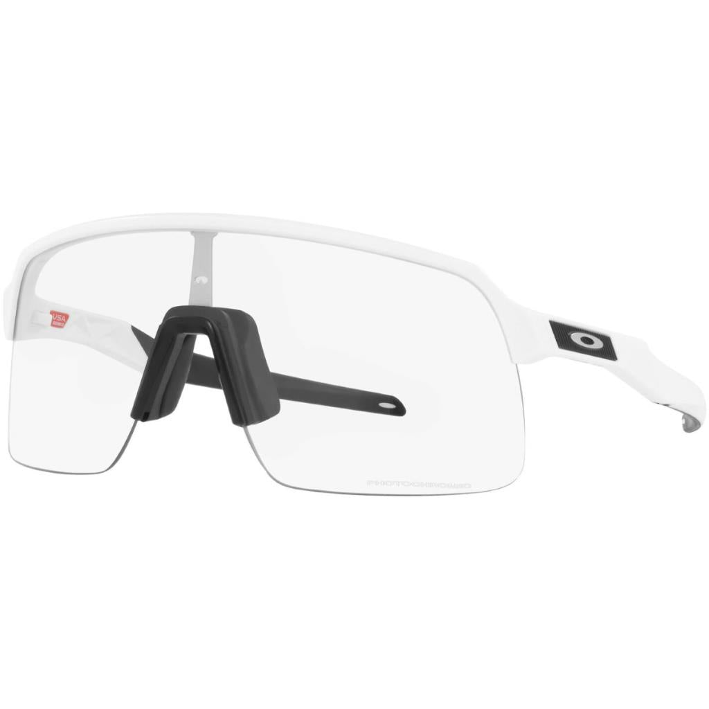 Велосипедные солнцезащитные очки Oakley Sutro Lite матово-белые прозрачные фотохромные