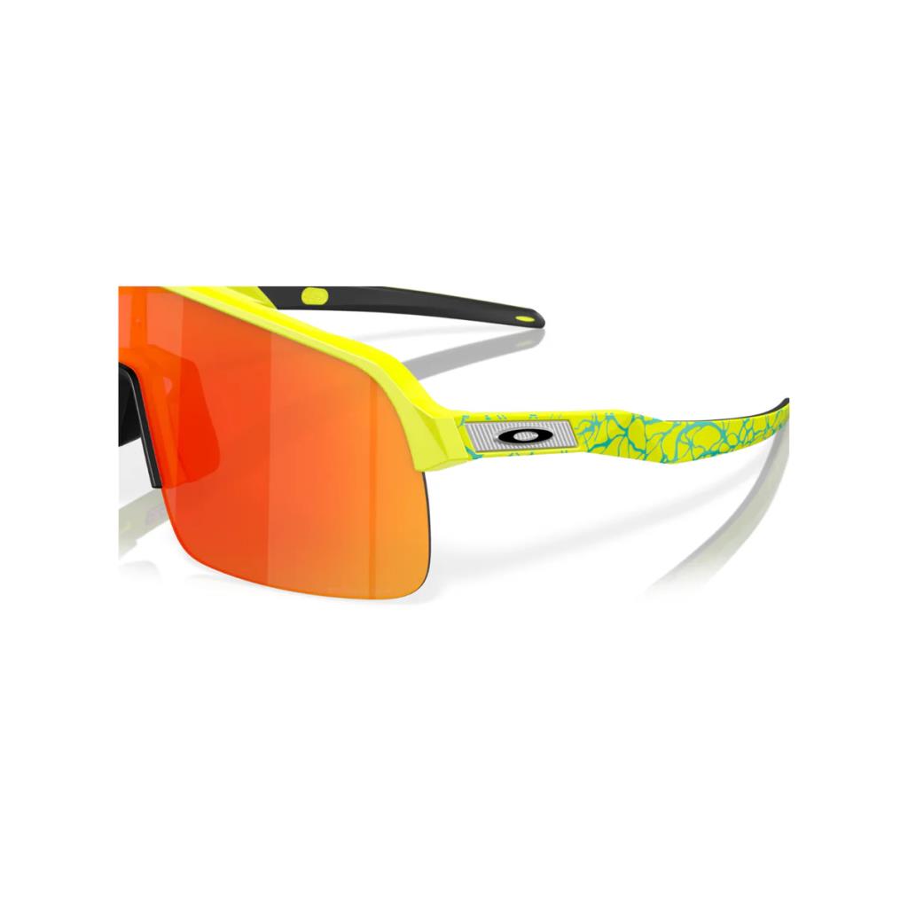 Oakley Sutro Lite Güneş Gözlüğü 946367 Matte Tenis Ball Yellow Prizm Ruby