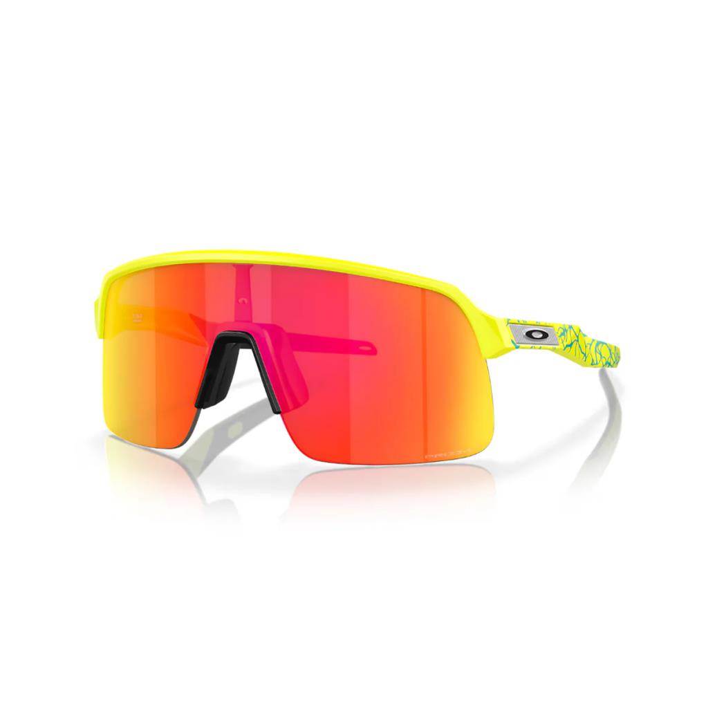 Oakley Sutro Lite Güneş Gözlüğü 946367 Matte Tenis Ball Yellow Prizm Ruby