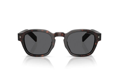 Солнцезащитные очки Prada 0PR A16S 49 Ekartman 17N731 Tartaruga Radica Dark Grey