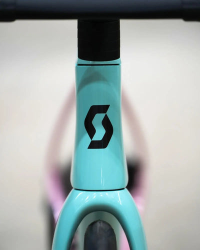 Шоссейный велосипед Scott Addict RC 10 Carbon 2026